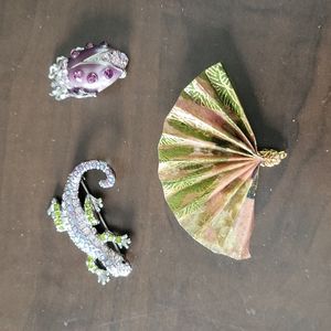 2/40 jewelry.. 3 great brooches to add to your jacket or top